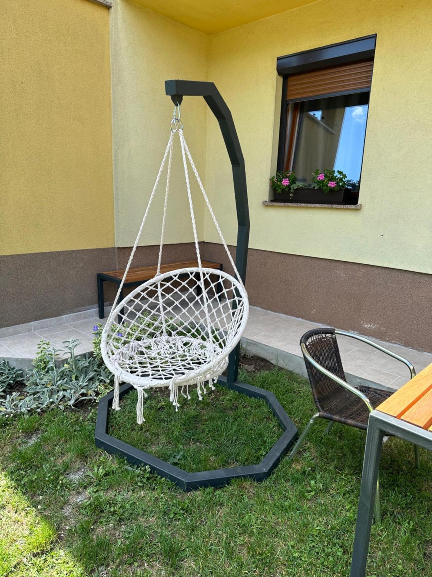 Apartma Anze Samec Dobravlje Екстериор снимка